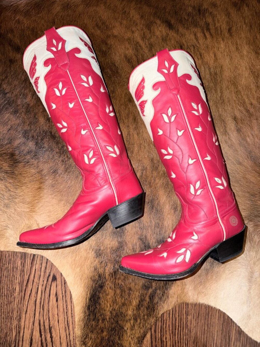 RARE Ranch Road Scarlett Butterfly Boots Size 8 - WORN TWICE